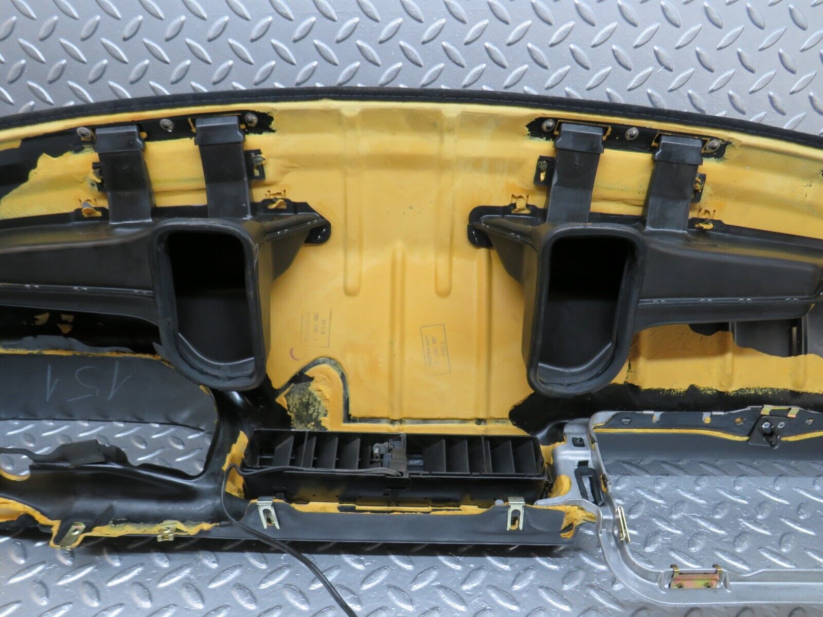 34032 Mercedes-Benz W124 260E Dashboard Brown