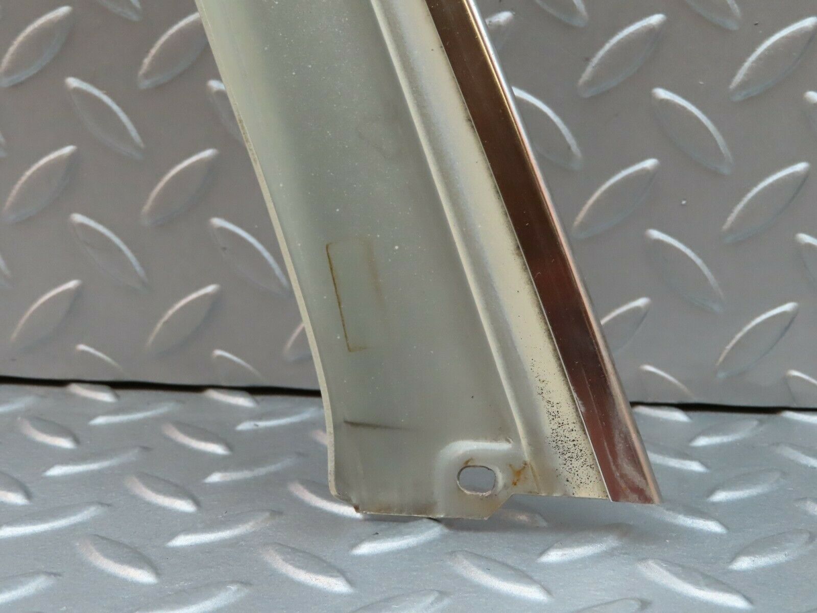 4024 Mercedes-Benz S123 200T Wagon Window Frame Rear Right