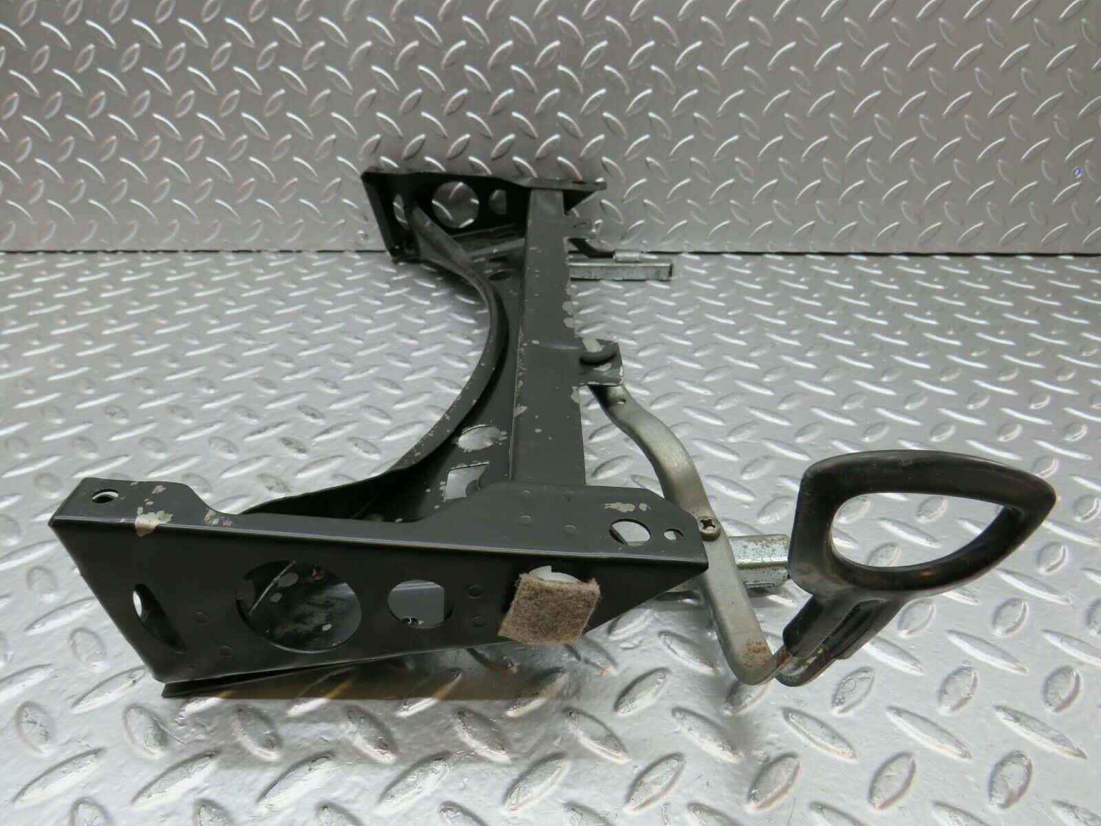 24182 Mercedes-Benz W123 280E Front Right Seat Sliding Mechanism