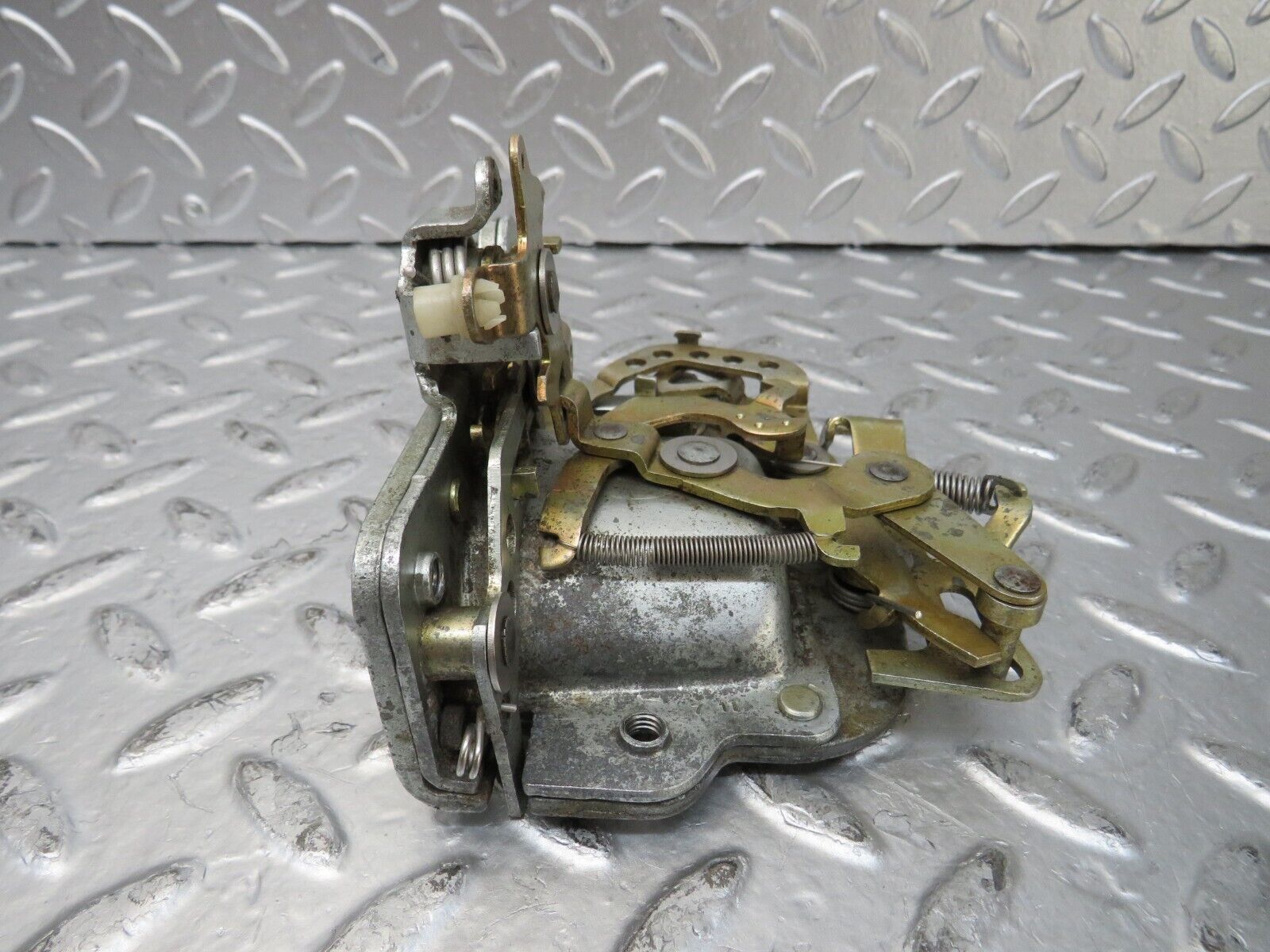 26062 Mercedes-Benz W116 450SE Rear Right Door Lock Mechanism