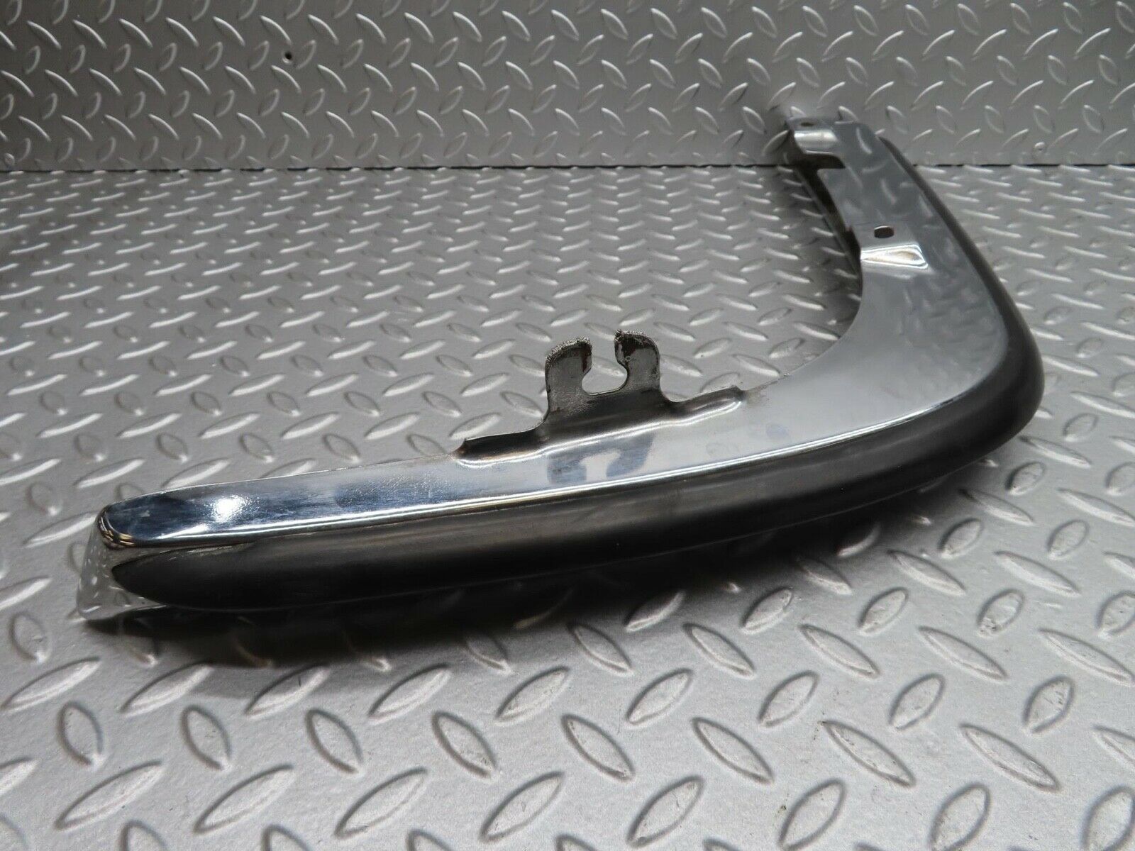 14411 Mercedes-Benz W116 350SE Front Left Upper Bumper Corner