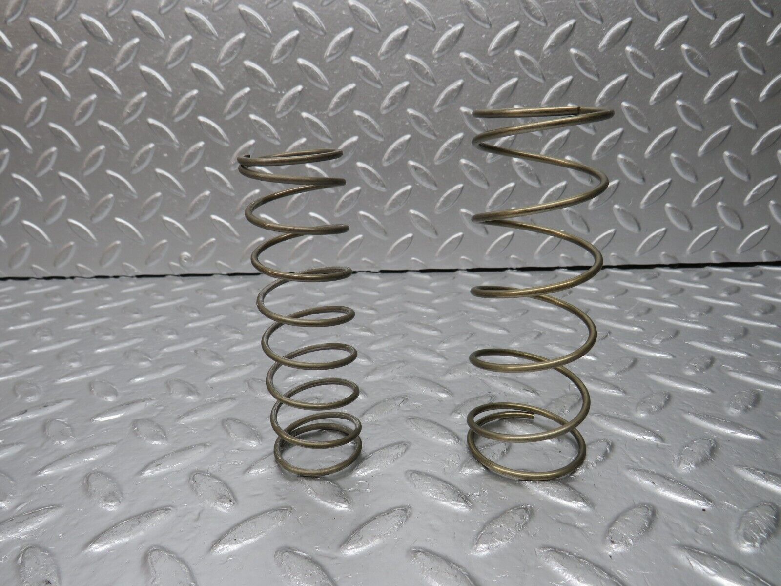 30950 Mercedes-Benz W124 230E Automatic Gearbox Piston Spring 722.408