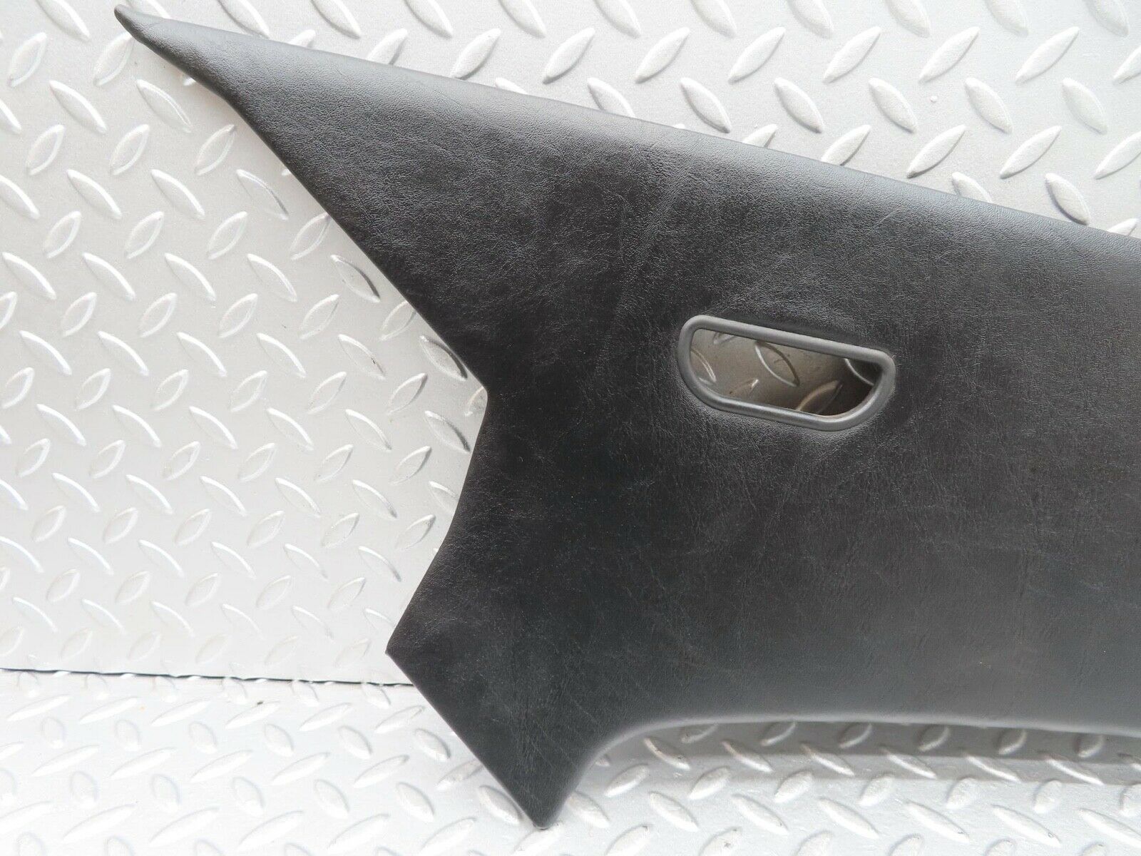 14681 Mercedes-Benz W201 190E C Pillar Cover Trim Left 2016950144