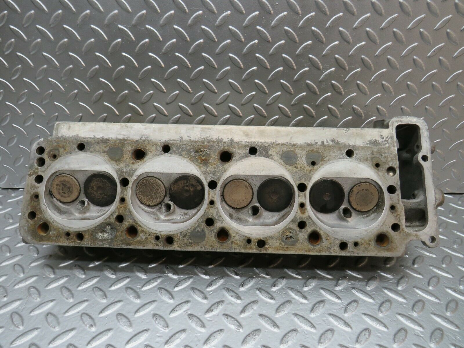 22820 Mercedes-Benz C107 450SLC Coupe Cylinder Head Left 1160162601