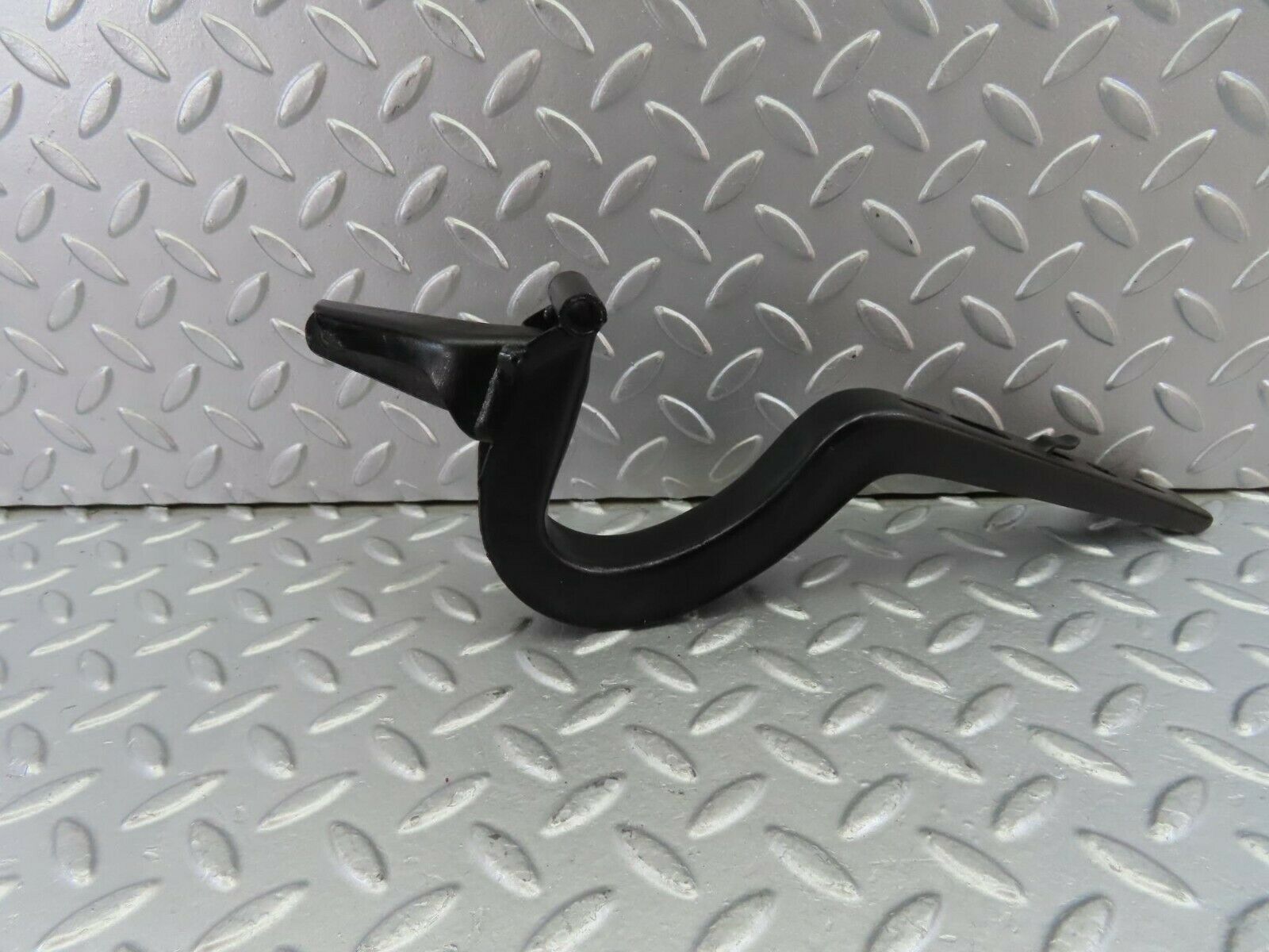 10846 Mercedes-Benz W123 230E Trunk Lid Hinge Right Side