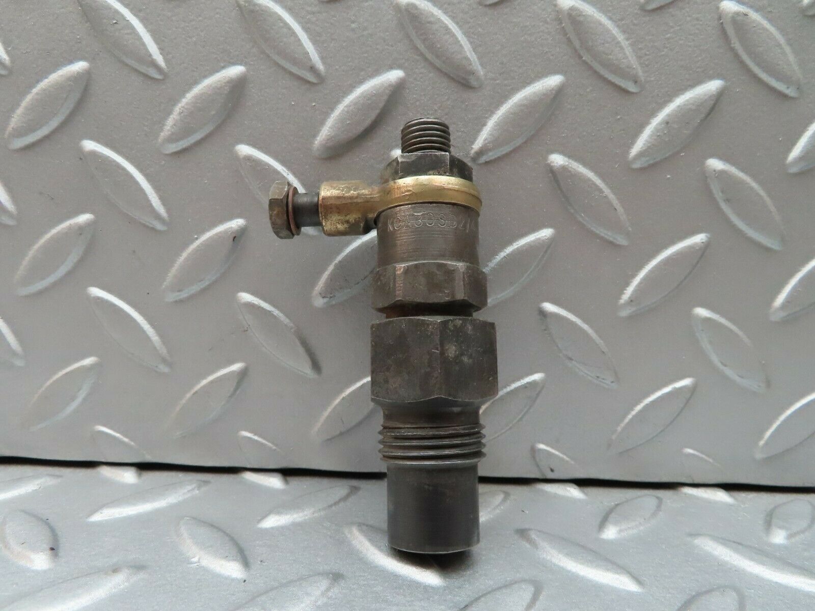 3685 Mercedes-Benz W120 PONTON Diesel Fuel Injetcor Bosch KCA30SD2/4