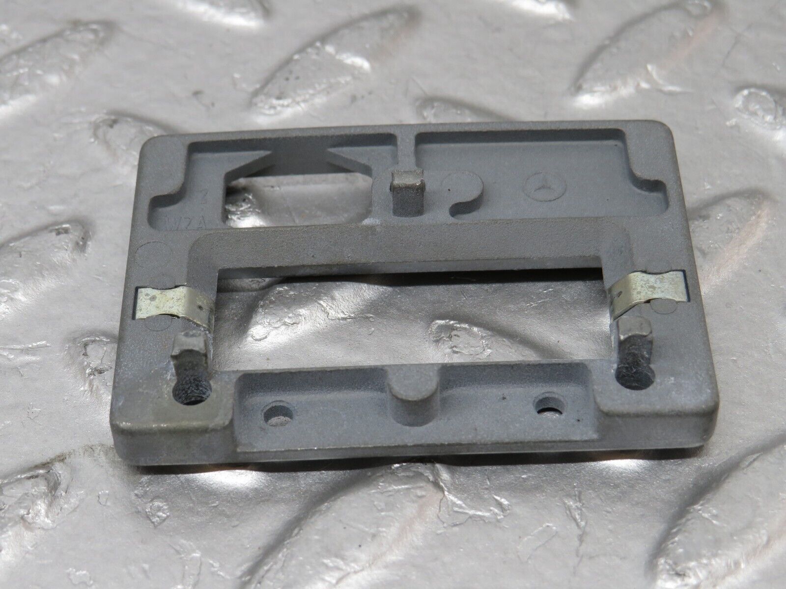 34771 Mercedes-Benz W210 320E Rear View Mirror Bracket