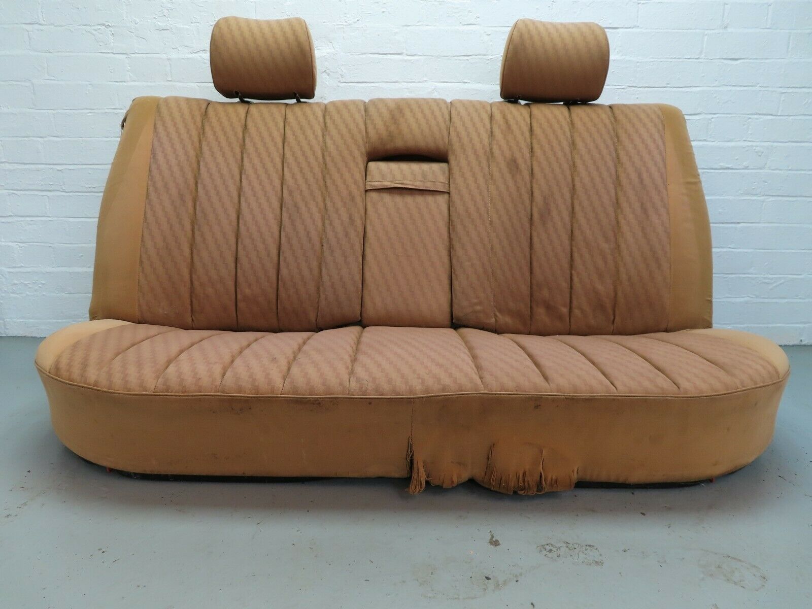 6322 Mercedes-Benz W126 380SE Rear Seat Palomino 1269200650