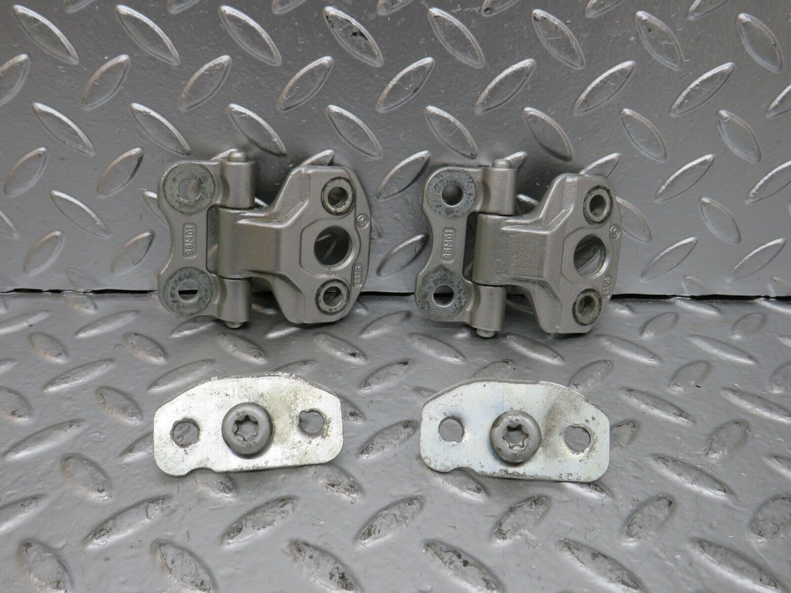 24872 Mercedes-Benz W140 S320 Left Door Hinges Pair