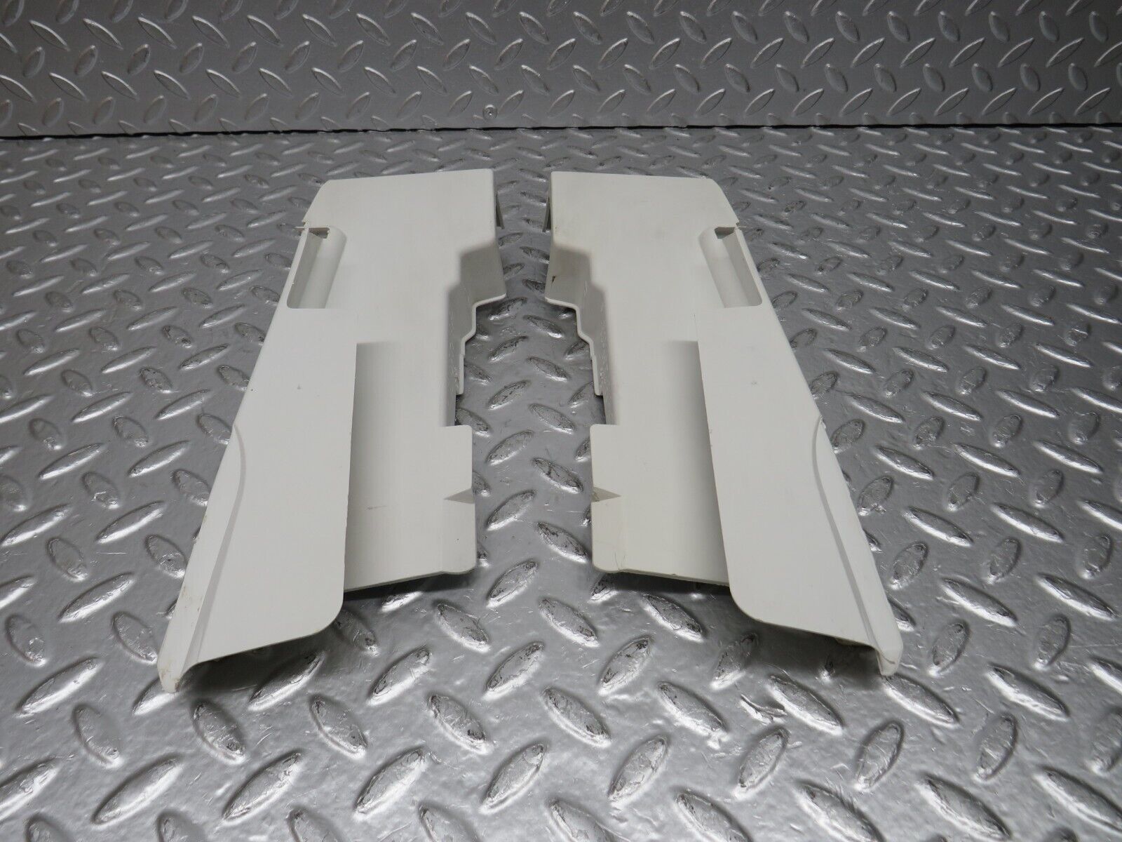 32364 Mercedes-Benz S124 300TE Front Door Lock Cover 2x 1247230408 1247230308