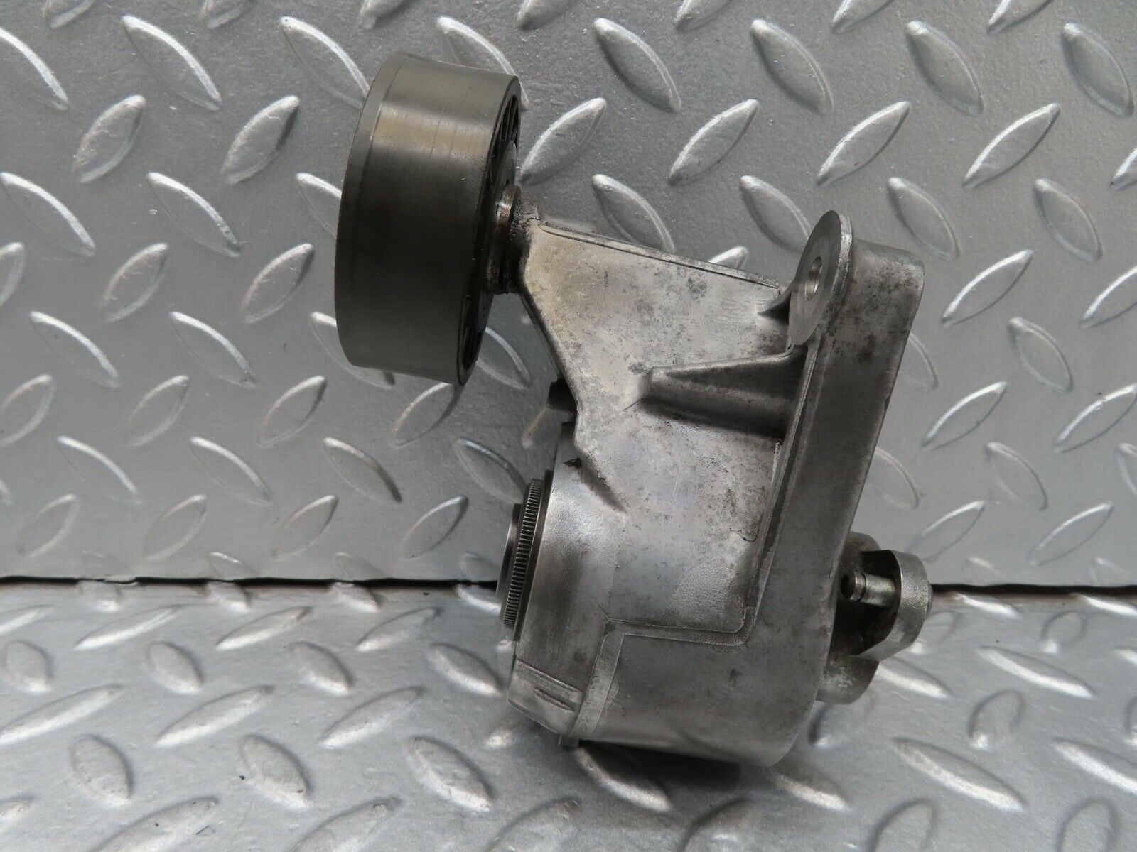 16409 Mercedes-Benz W124 260E Belt Tensioner 1032021140