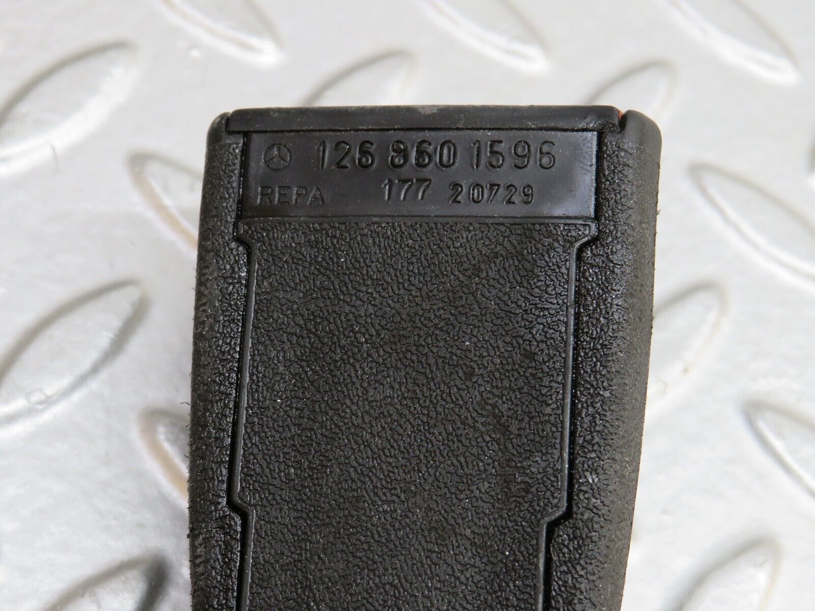 37162 Mercedes-Benz C126 420SEC Coupe Rear Left Seat Belt With Buckles 1268602286