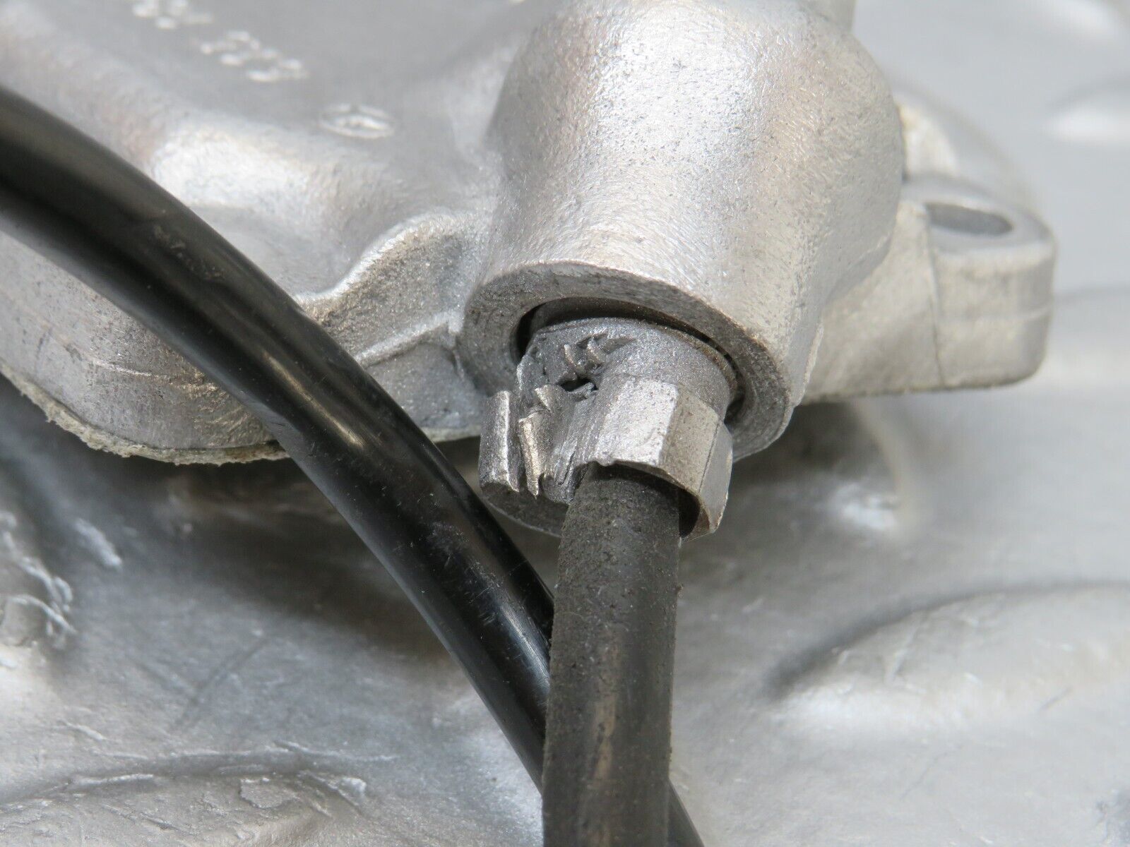 35932 Mercedes-Benz 240D OM616.912 Oil Filter Housing Lid Cover 6151840108