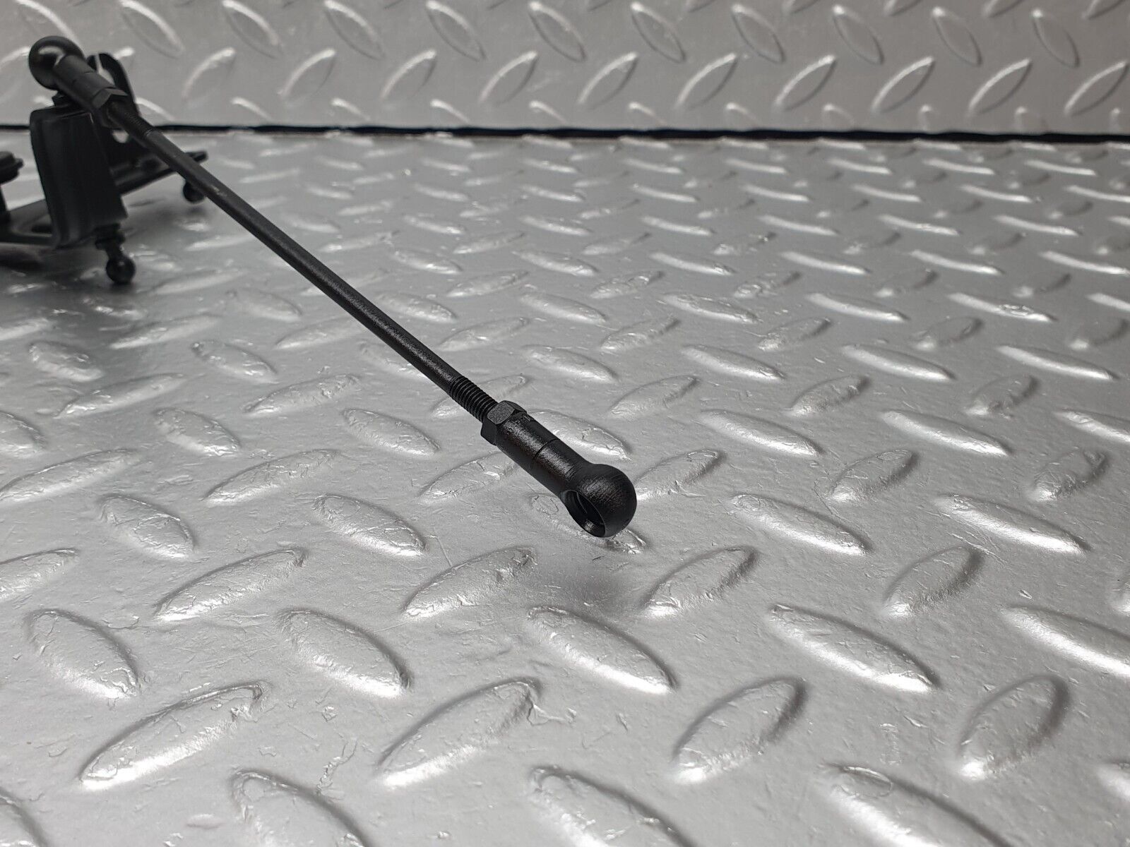 40832 Mercedes-Benz W123 300D Throttle Linkage