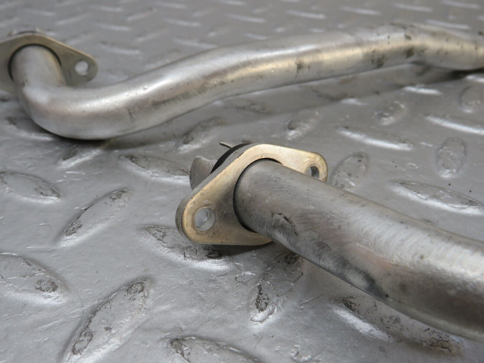 36748 Mercedes-Benz W201 190E 2.0L Heater Radiator Pipe