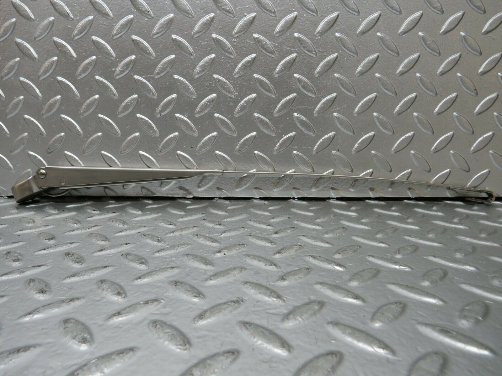 23224 Mercedes-Benz W116 350SE Wiper Arm Bosch Left Side