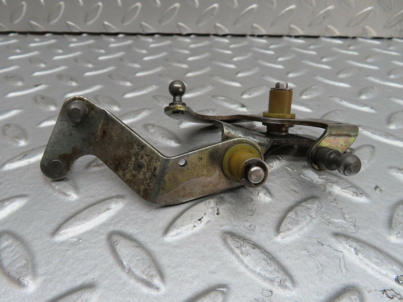 15455 Mercedes-Benz W123 230E Throttle Linkage