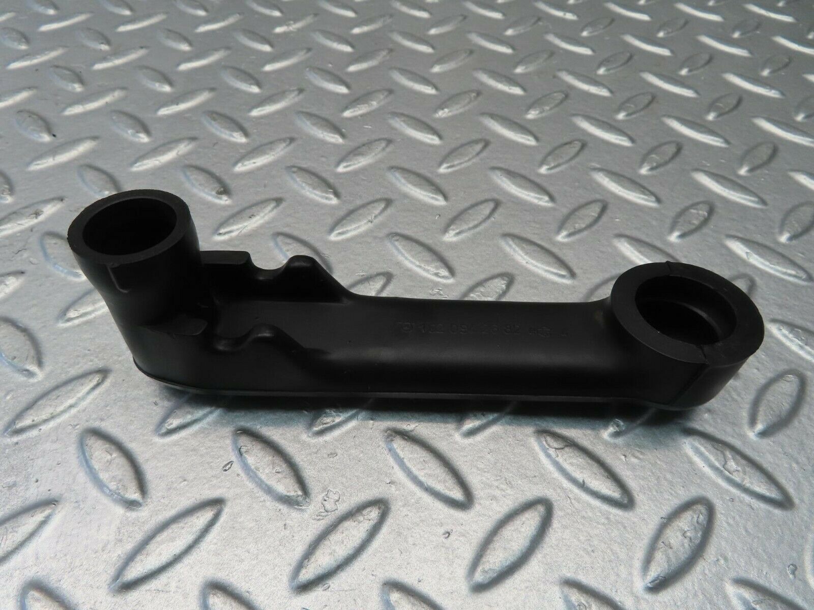 11450 Mercedes-Benz C123 230CE Coupe Crankcase Breather Pipe 1020942682