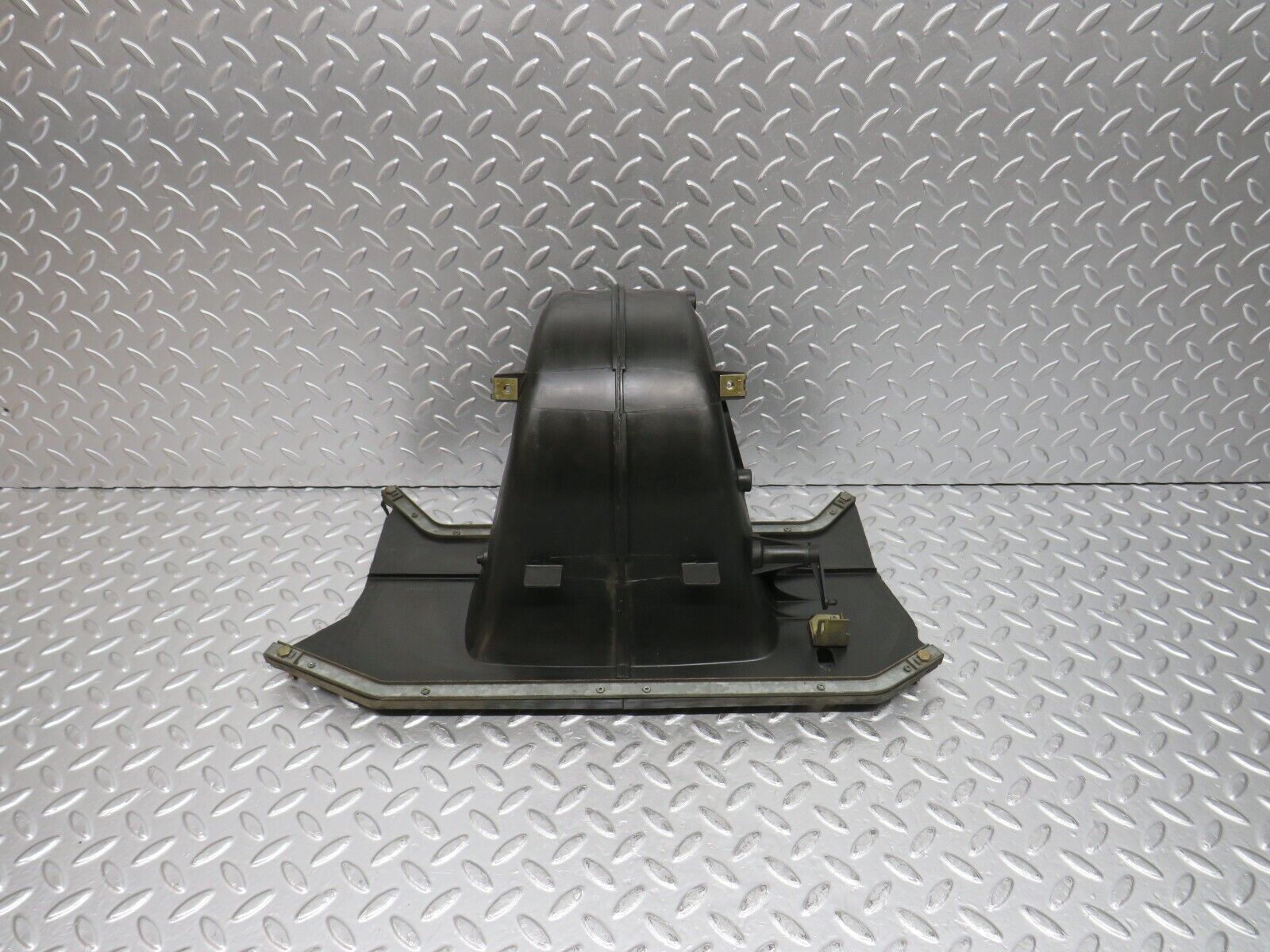 31647 Mercedes-Benz W201 190LE 1.8L Heater Blower Housing Behr 91.484.52.017