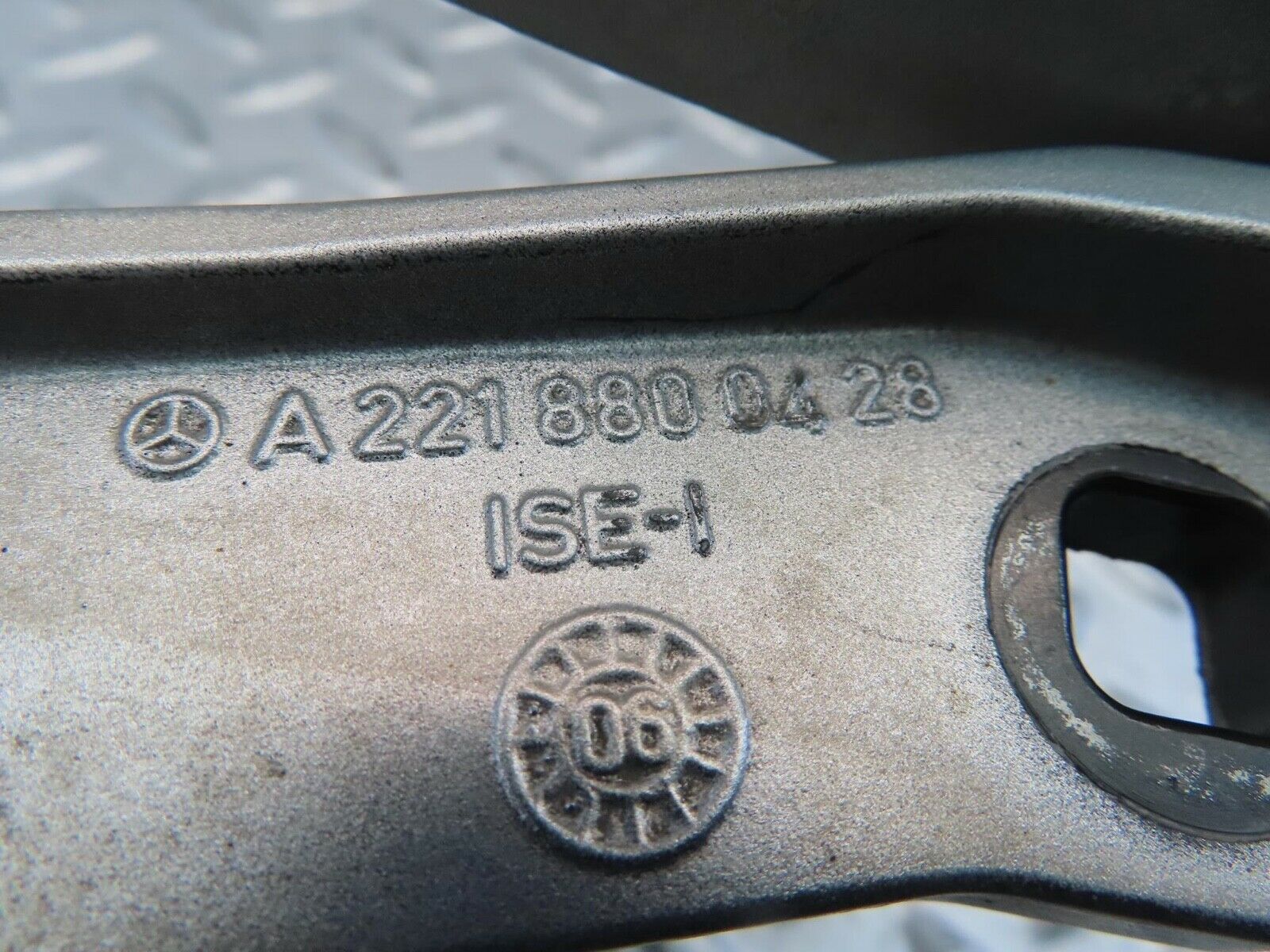 11204 Mercedes-Benz W221 S320 Bonnet Hinge Left And Right