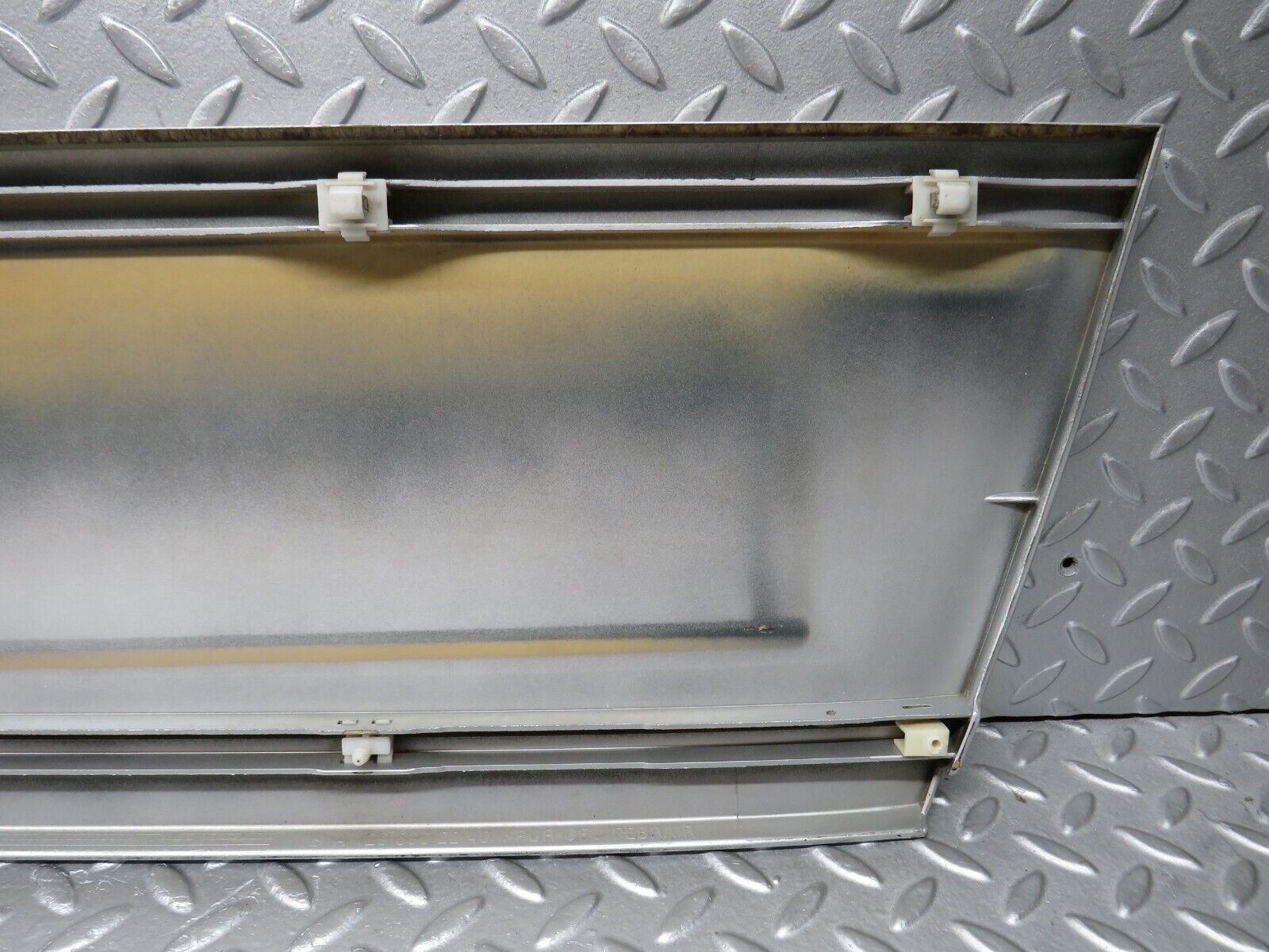 39381 Mercedes-Benz R129 320SL Coupe Right Door Lower Moulding Trim 1296902240