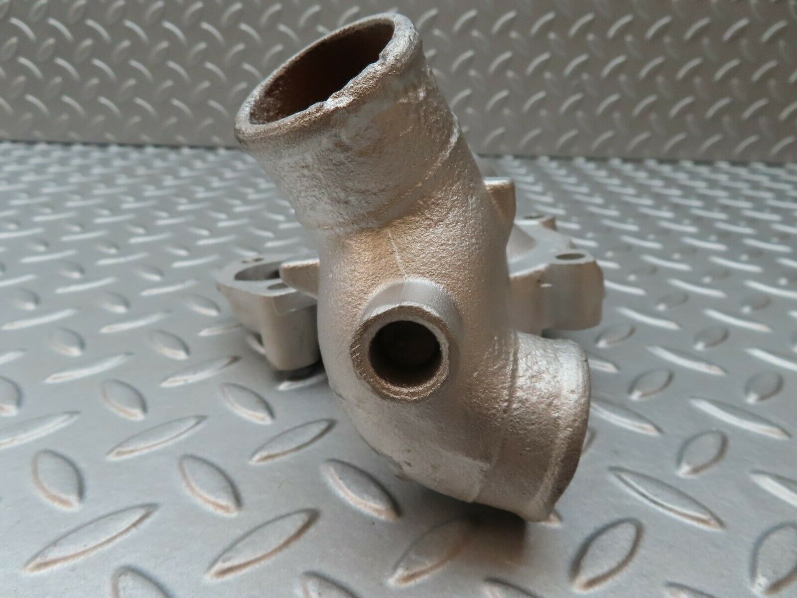 4699 Mercedes-Benz W114 280CE Coupe Water Pump House 1102010301