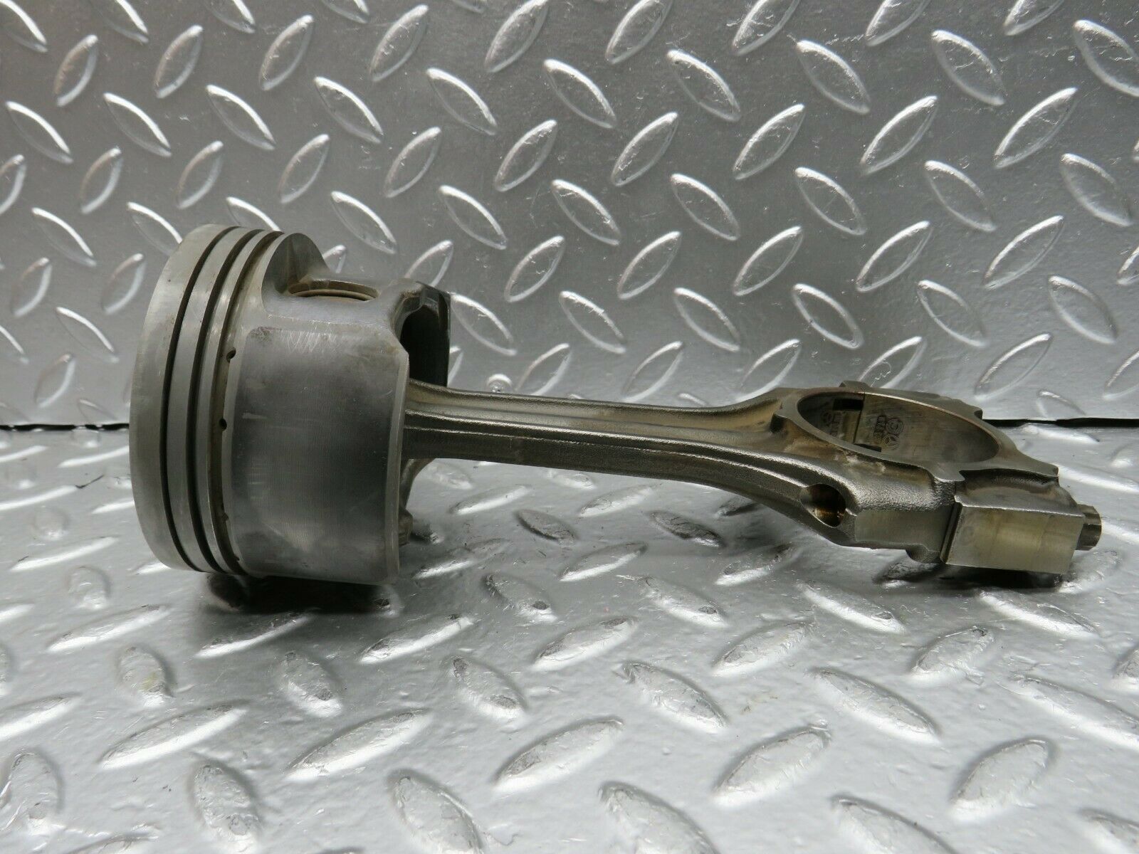22468 Mercedes-Benz C124 E220 Coupe Piston With Connecting Rod 89.9 mm