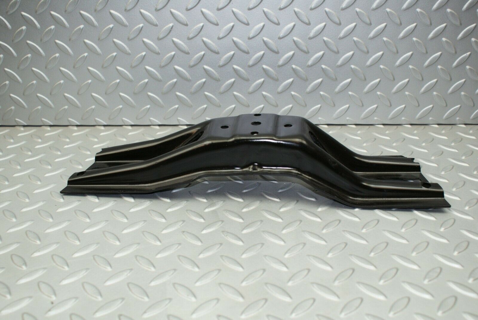 3220 Mercedes-Benz W115 220D Manual Gearbox Bracket Mounting