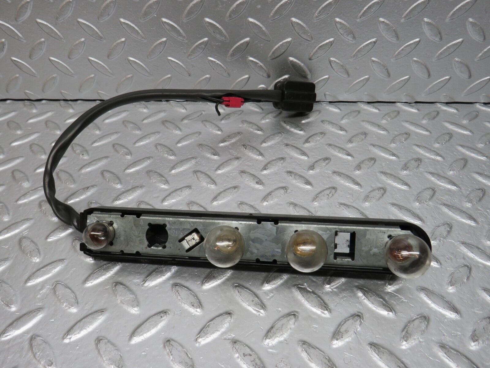 32565 Mercedes-Benz S124 300TE Wagon Tail Light Bulb Holder