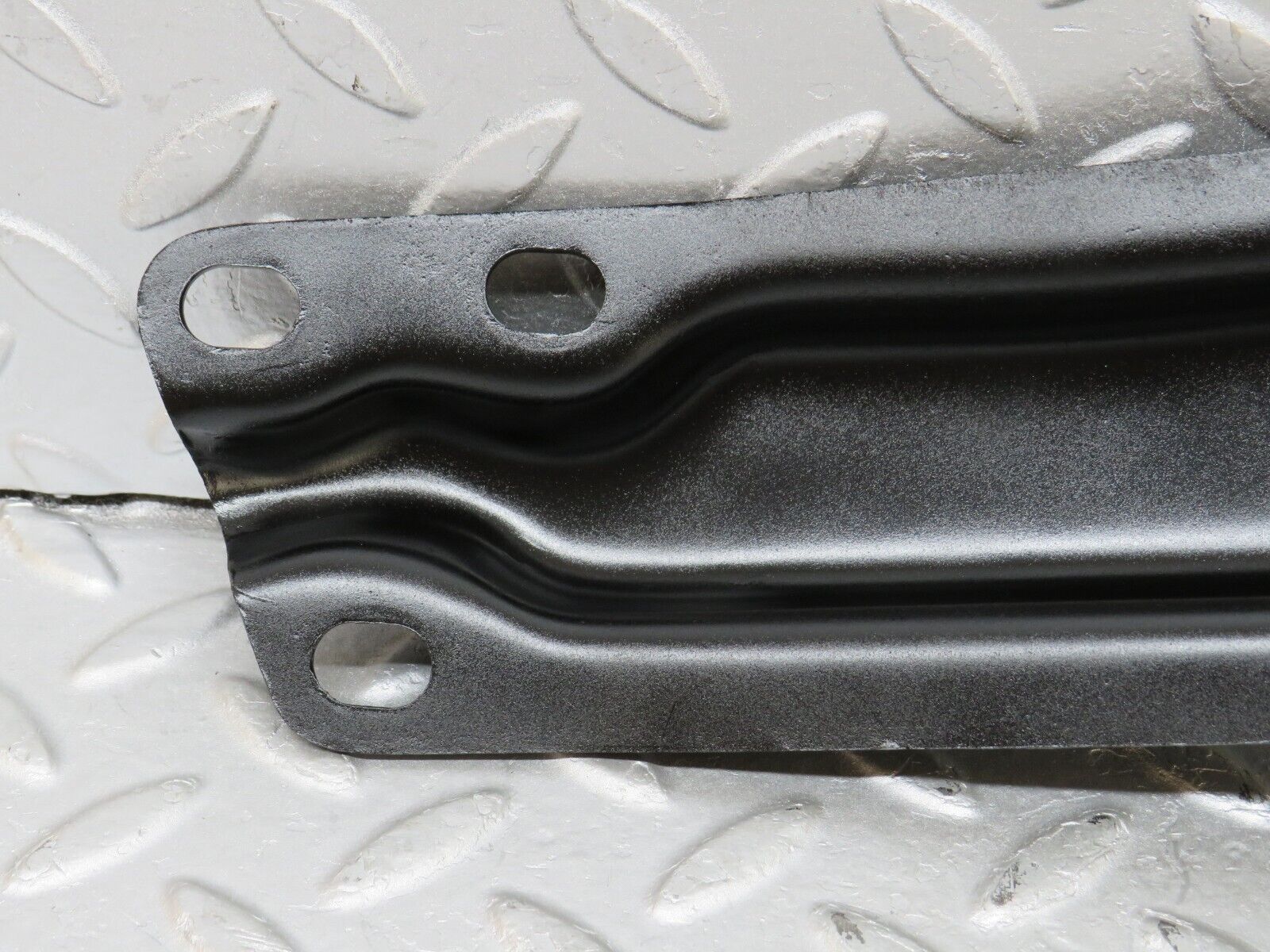 36370 Mercedes-Benz W126 420SE Engine Mount Bracket Support