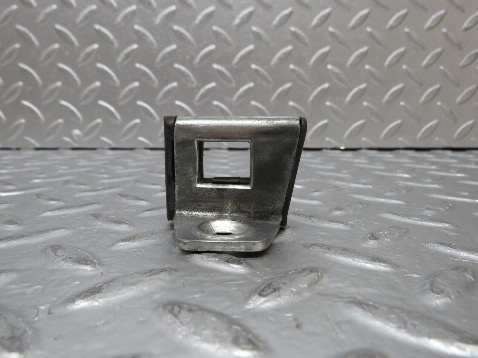 31775 Mercedes-Benz W201 190LE 1.8L Door Lock Latch