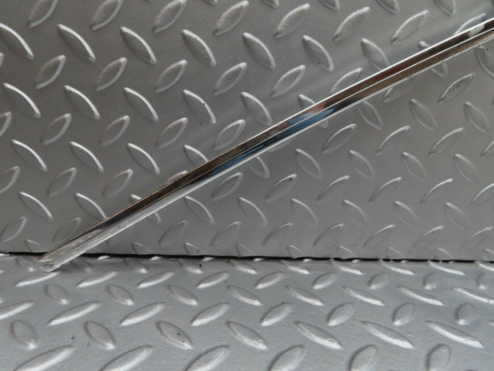 12589 Mercedes-Benz W108 280SE 3.5 Rear Right Door Window Chrome Frame