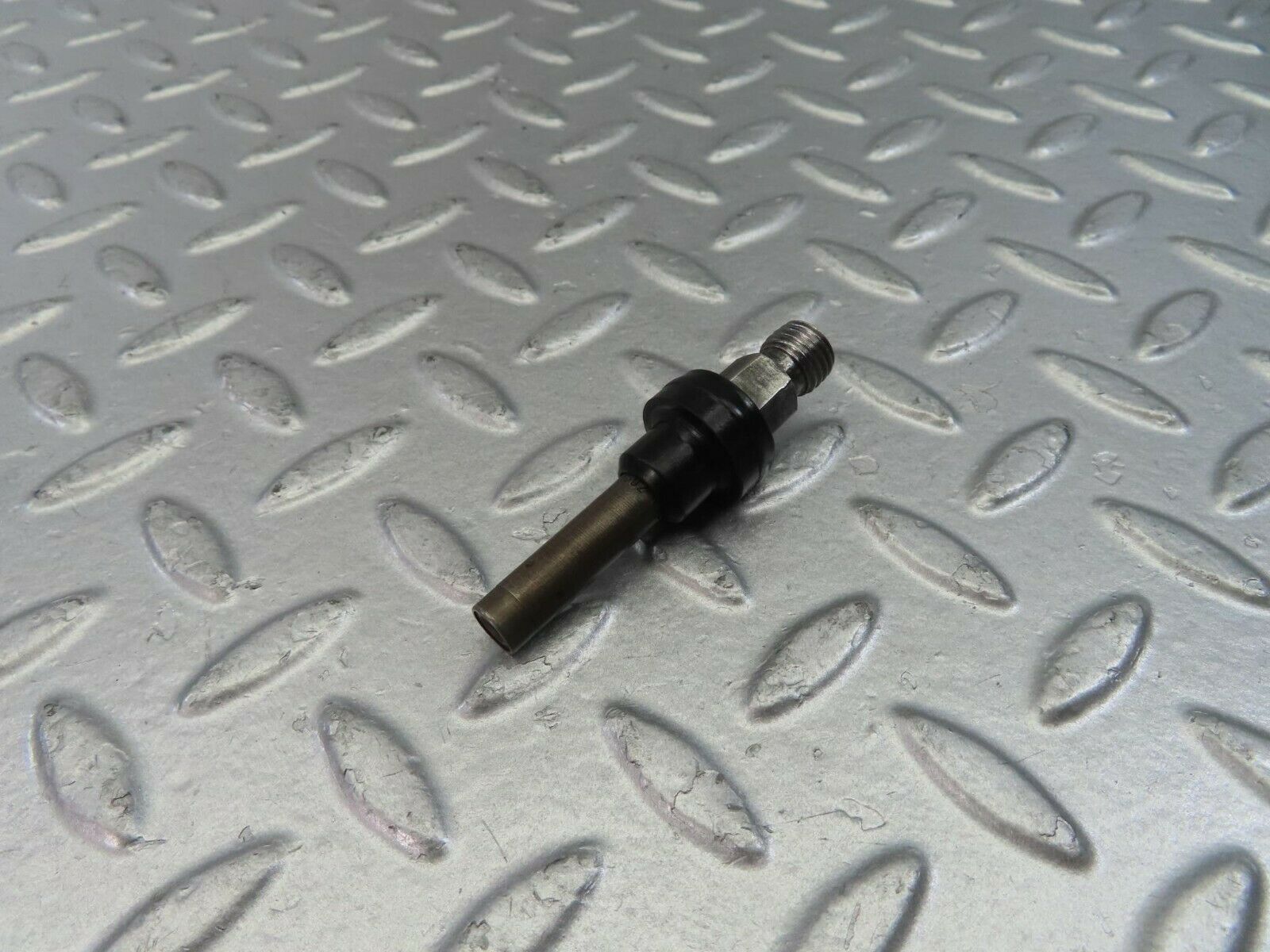 10794 Mercedes-Benz W123 230E Fuel Injector Bosch 0437502010