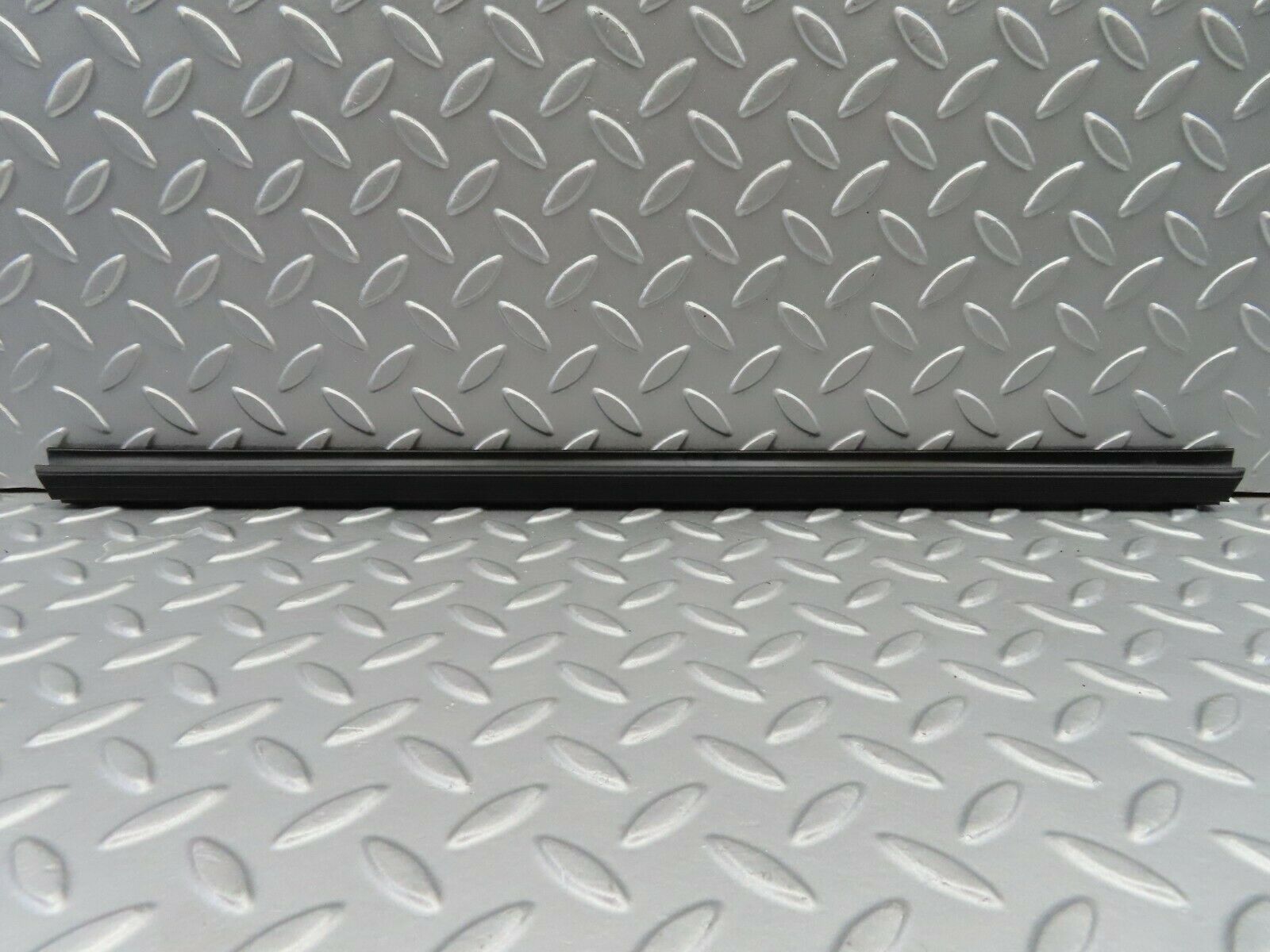 6553 Mercedes-Benz S124 E220 Wagon Window Weatherstrip Seal Rear Left