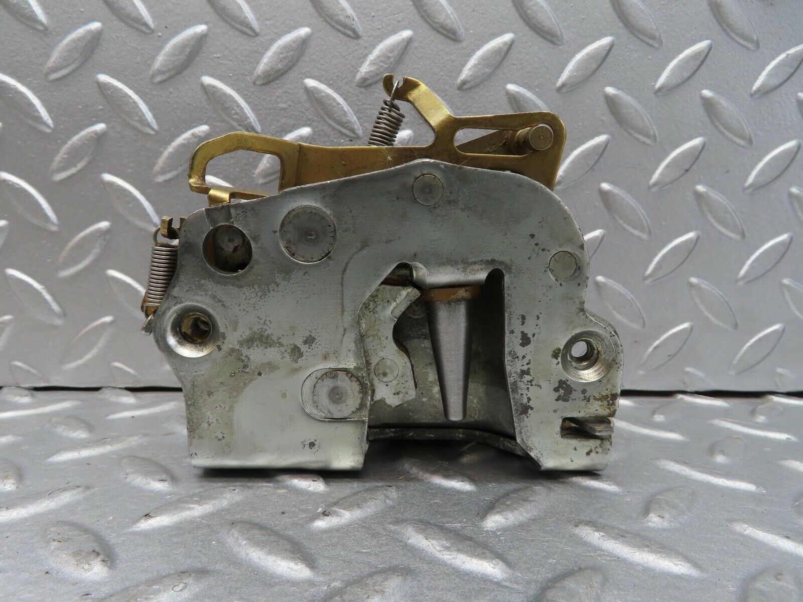 14264 Mercedes-Benz W116 350SE Rear Left Door Lock Mechanism