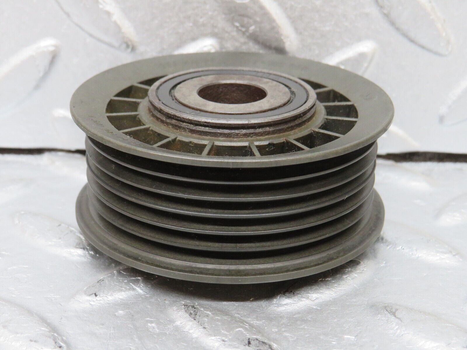 38101 Mercedes-Benz A124 320E Cabriolet Belt Tensioner Pulley 6012001070