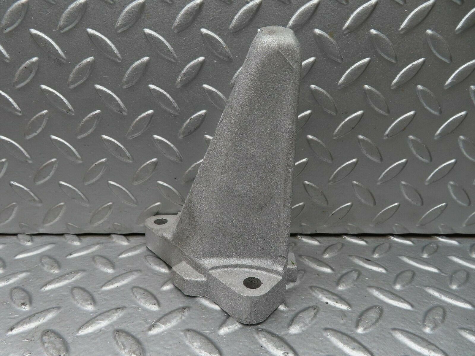 15264 Mercedes-Benz W123 230E Engine Mount Bracket 1022230304