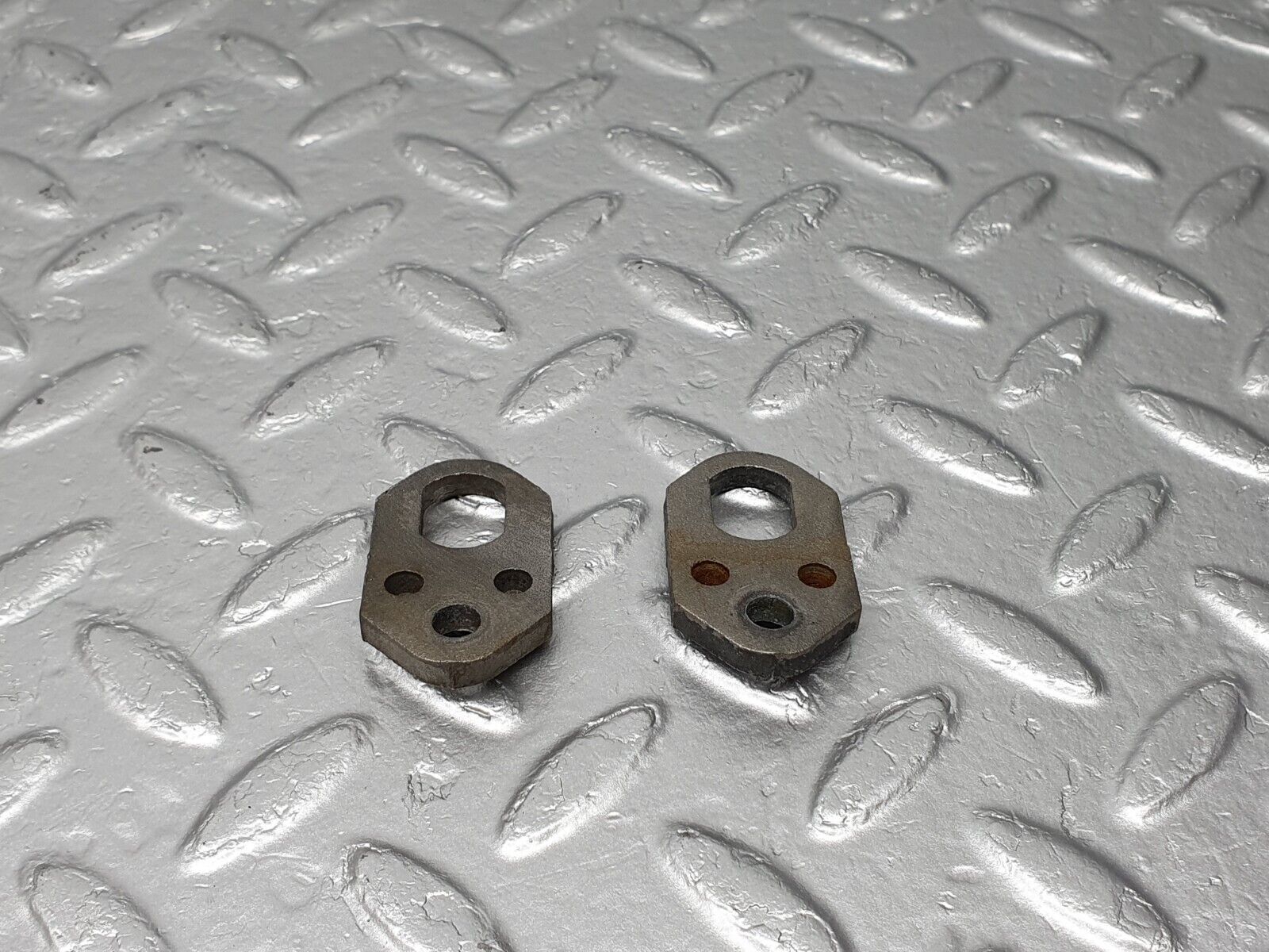 41362 Mercedes-Benz W116 350SE Fuel Injector Bracket Holder 2X