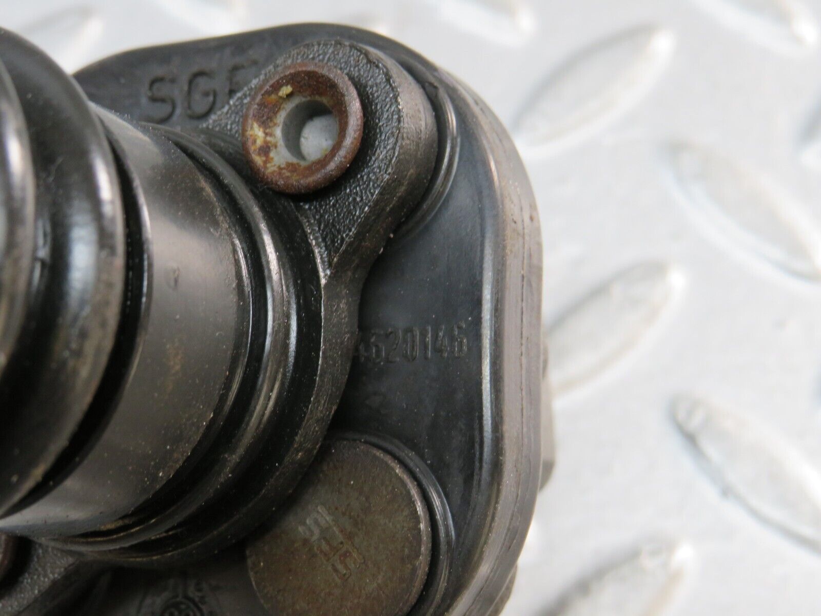 36368 Mercedes-Benz W126 420SE Steering Column Lower Shaft 1264620146