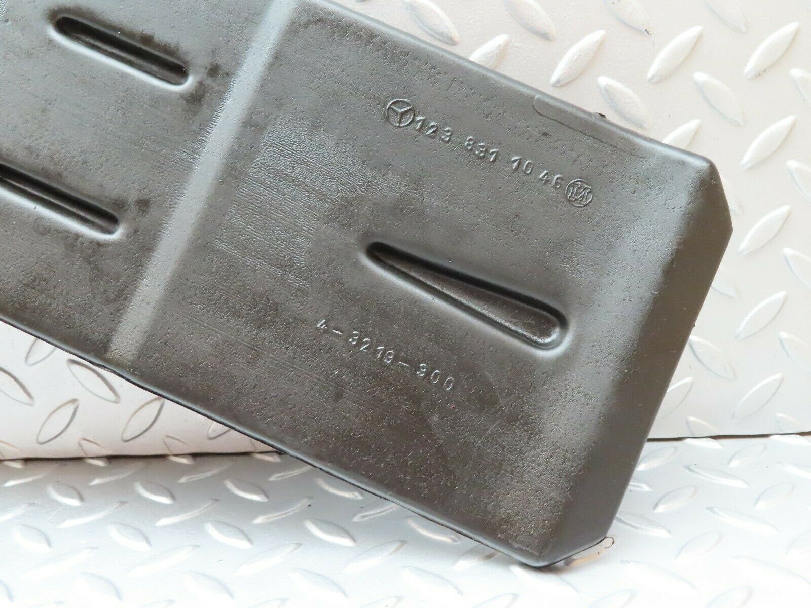 4394 Mercedes-Benz W123 230E Air Duct Heater Ventilation Right 1238311046