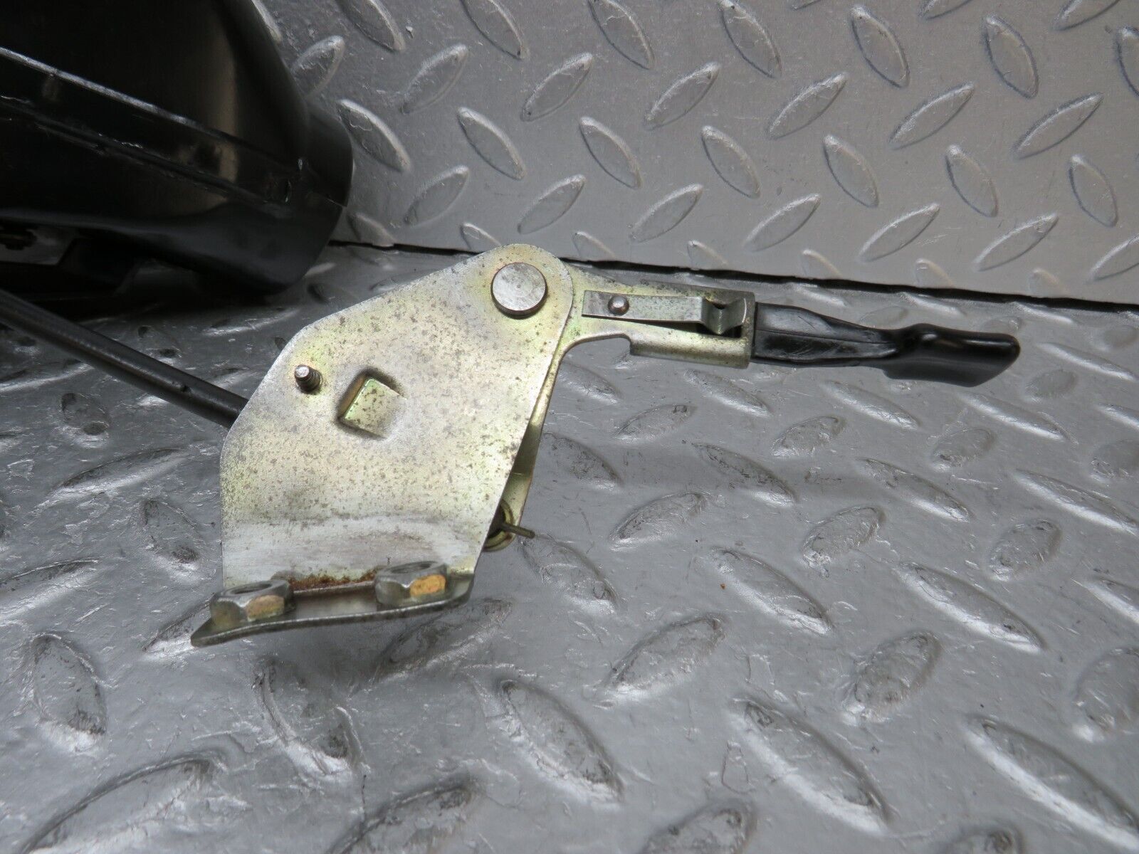 37411 Mercedes-Benz W109 300SEL Air Vent Control Left Side 1088301145