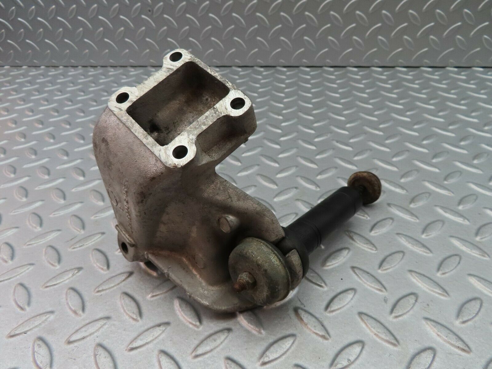 6247 Mercedes-Benz W126 380SE Engine Mount Bracket Left Side 1162235104