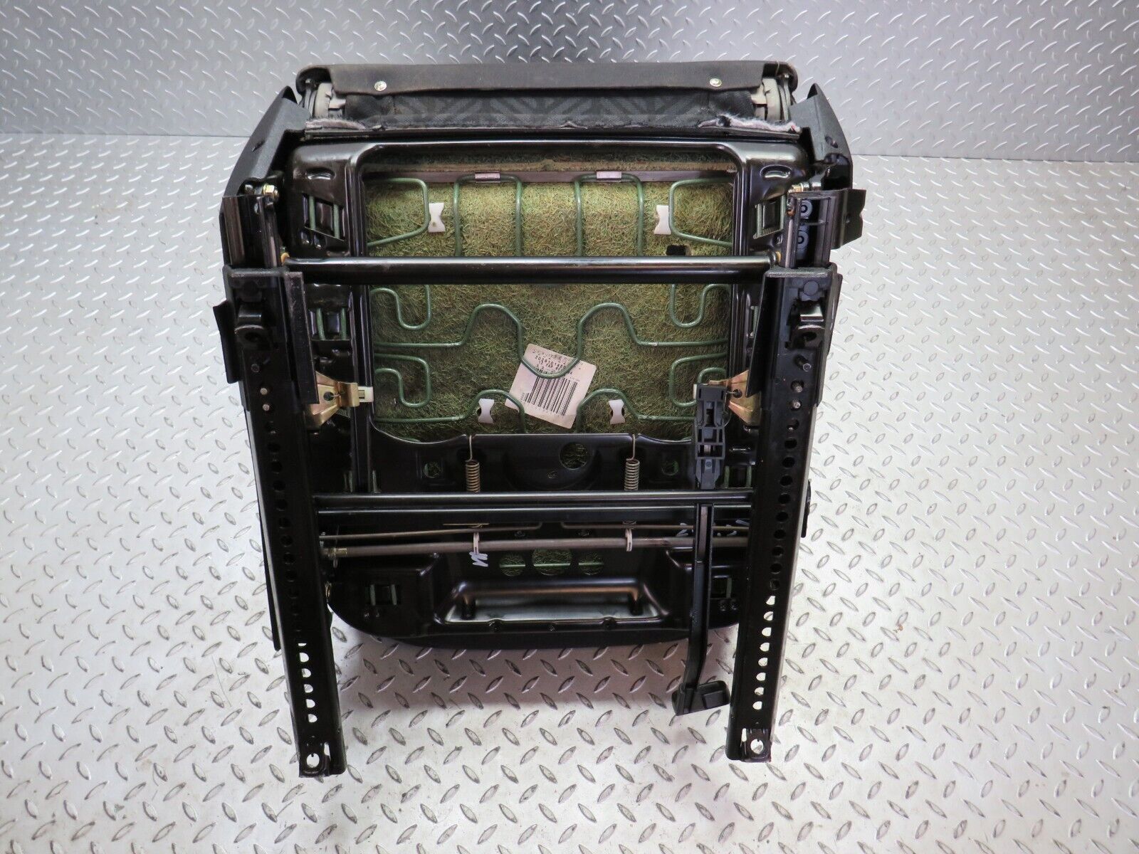 33348 Mercedes-Benz W202 C180 Front Left Passenger Seat 2029101450