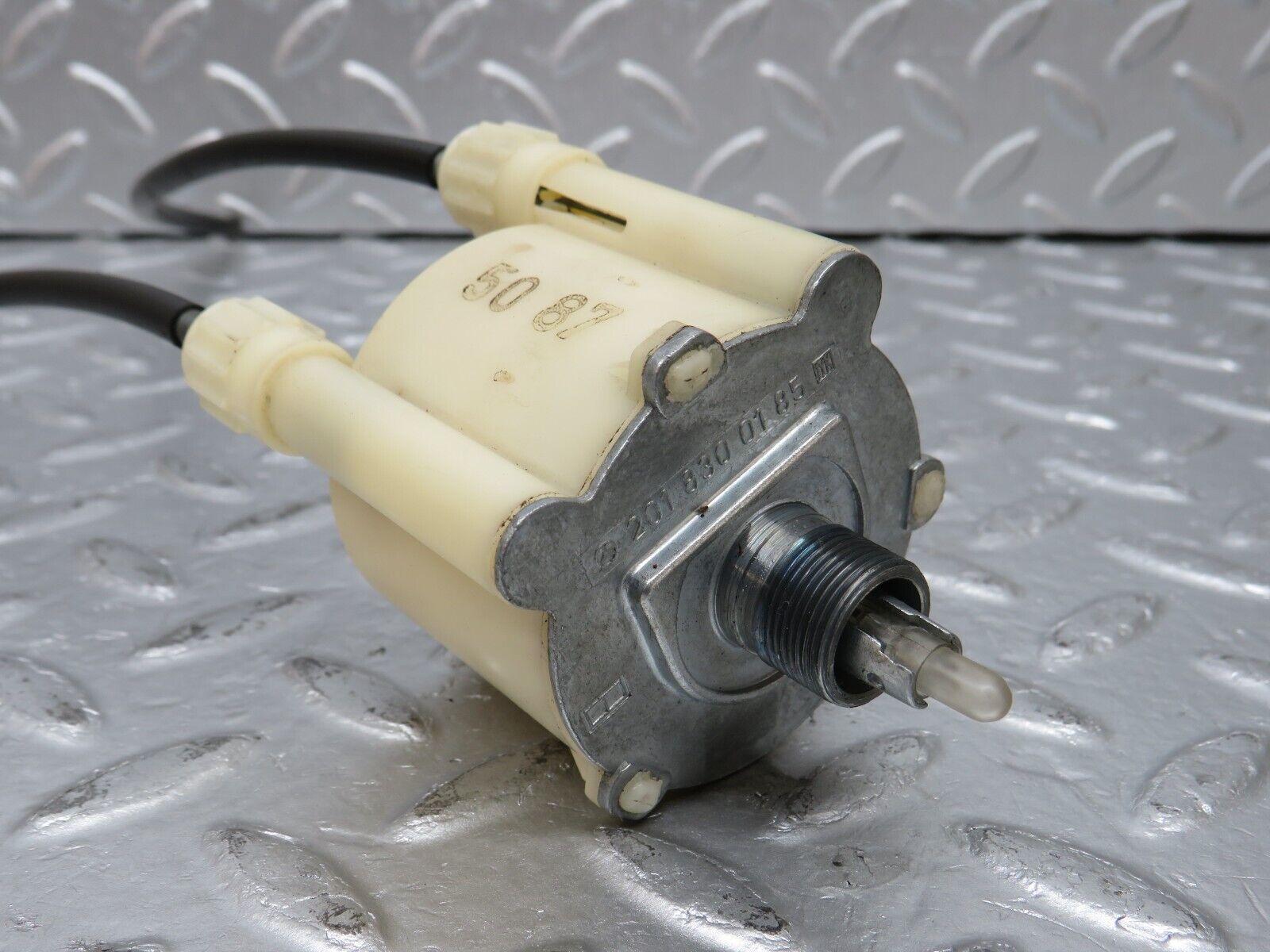 33764 Mercedes-Benz W201 190E 2.0L Heater Control Switch 2018300185