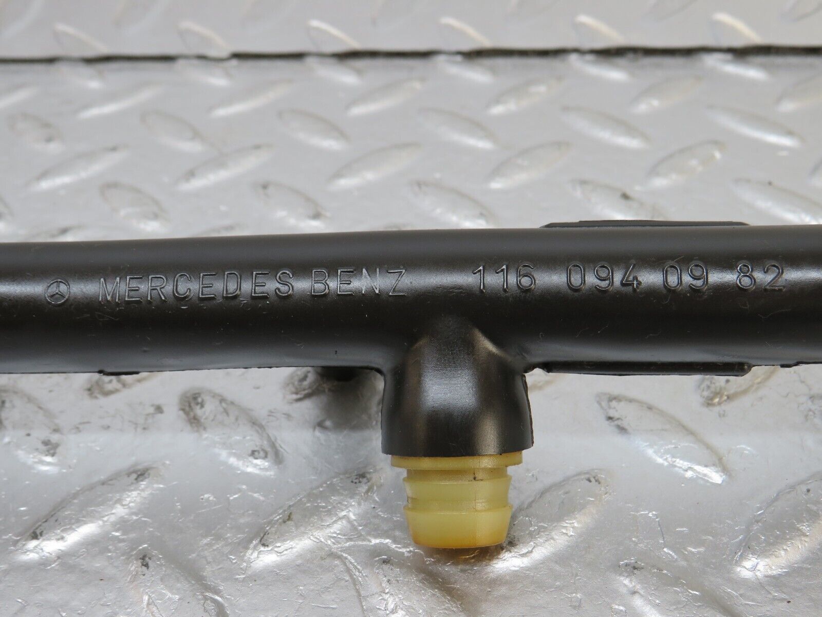 34455 Mercedes-Benz C126 380SEC Coupe Air Intake Breather Hose Pipe 1160940982