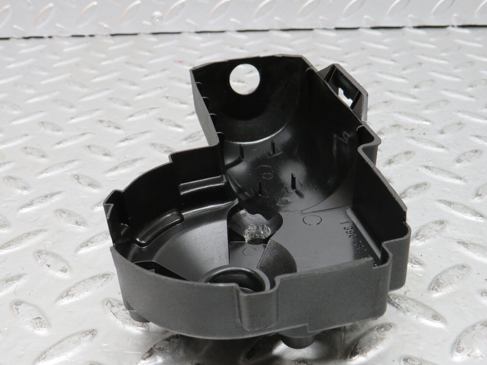 27665 Mercedes-Benz S124 300TE Wagon Wiper Motor Cover 1390591046