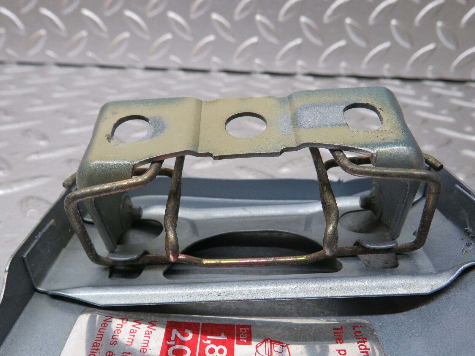 25158 Mercedes-Benz W201 190D Fuel Tank Flap Cap 2015840039