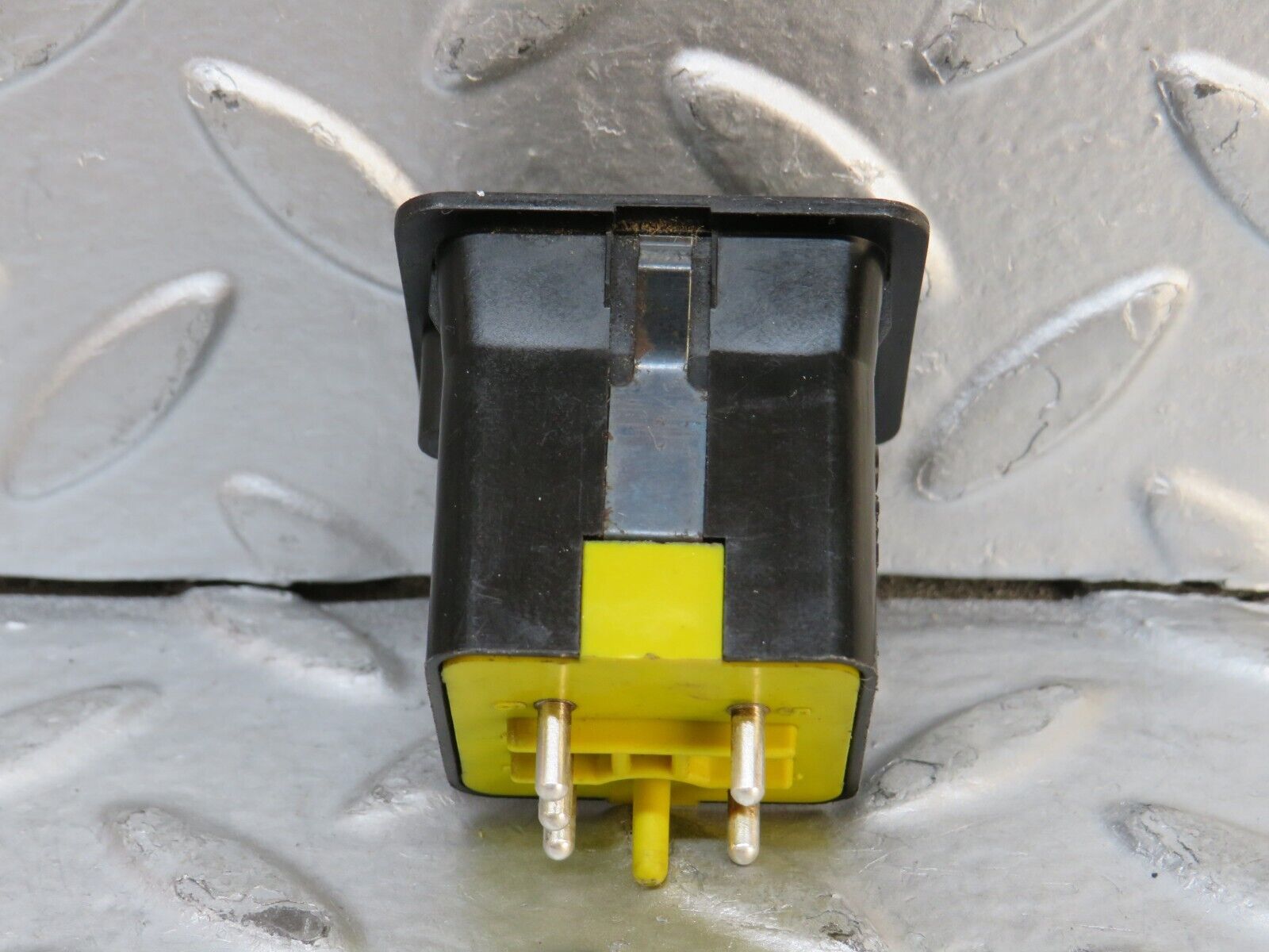 28344 Mercedes-Benz S123 240D Wagon Mirror Control Switch Hella 2018200610