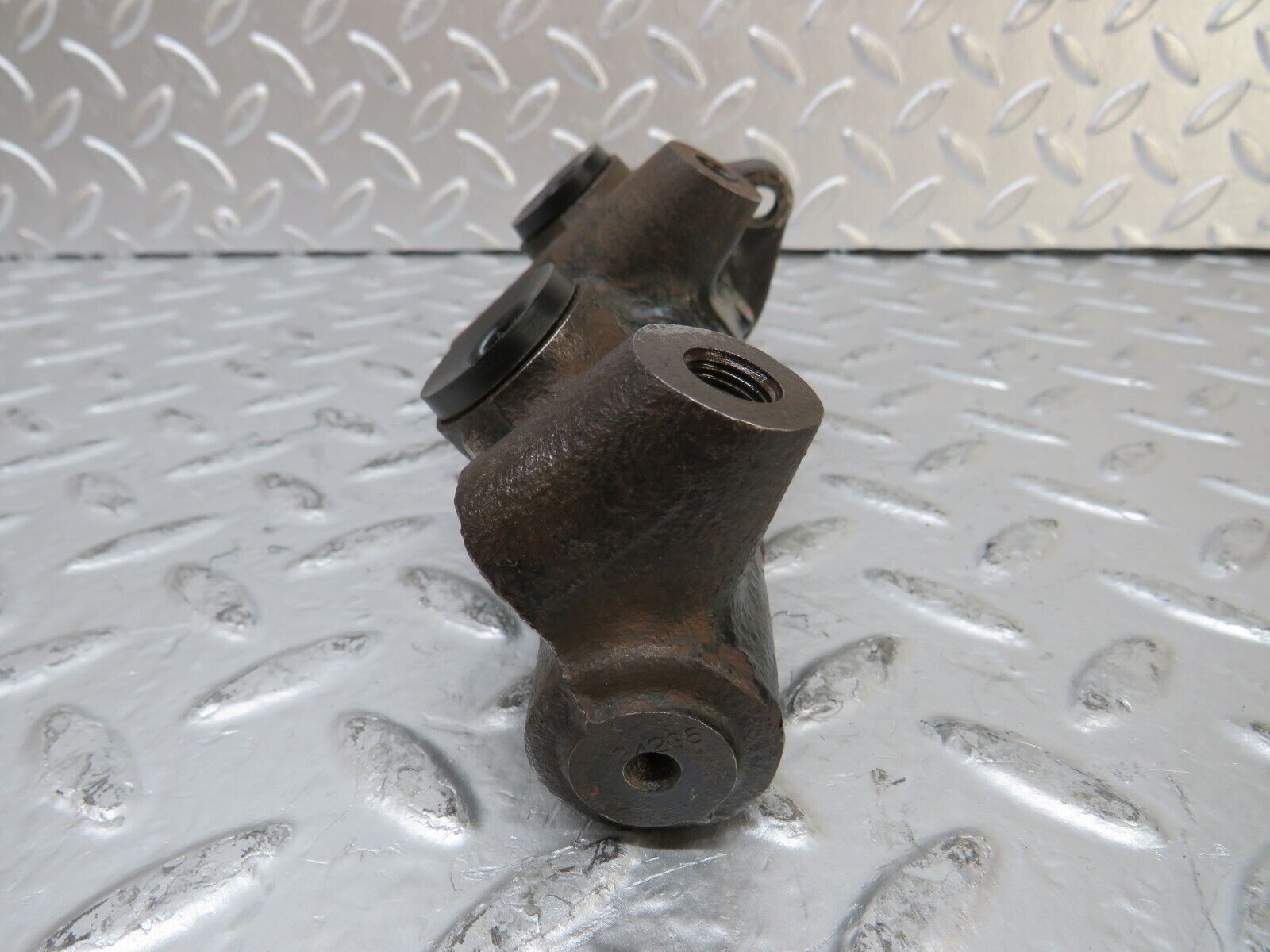 26105 Mercedes-Benz W116 450SE Brake Master Cylinder