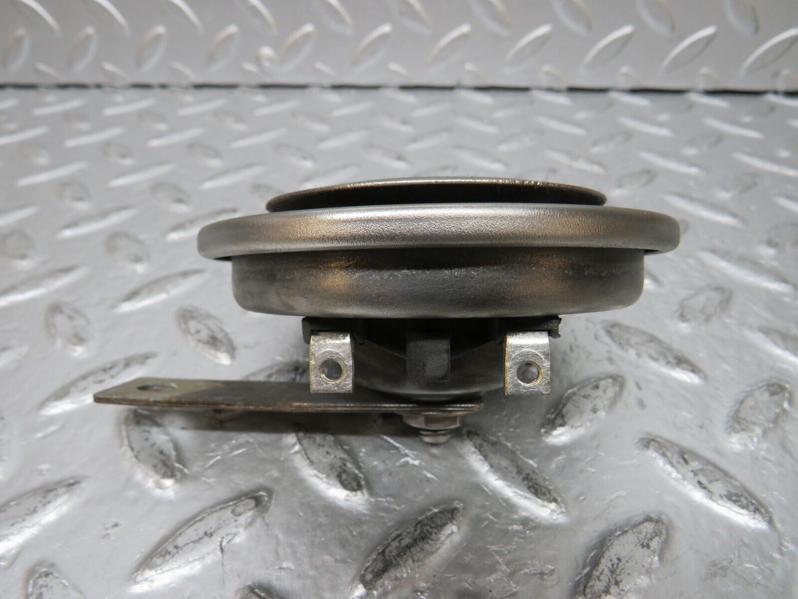 30617 Mercedes-Benz W201 190E 2.0L Horn Hella 002952